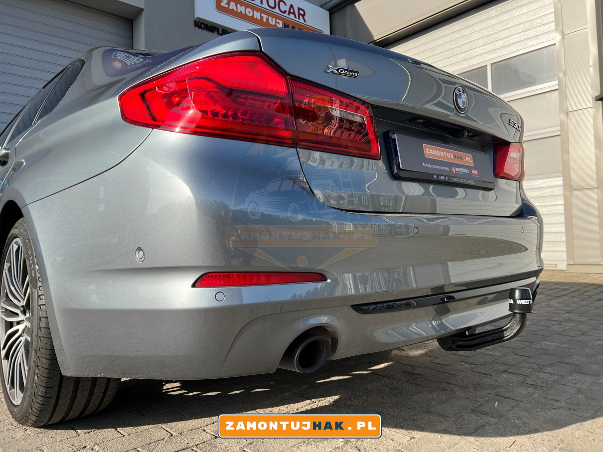 Zdjęcie BMW 5 G30 z solidnym hakiem holowniczym Westfalia - gotowy do różnorodnych zadań transportowych